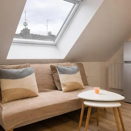 - 1 - Proche Zenith & Centre Apartment *